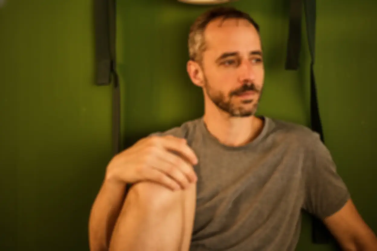 Márcio Jaroslavsky portrait background