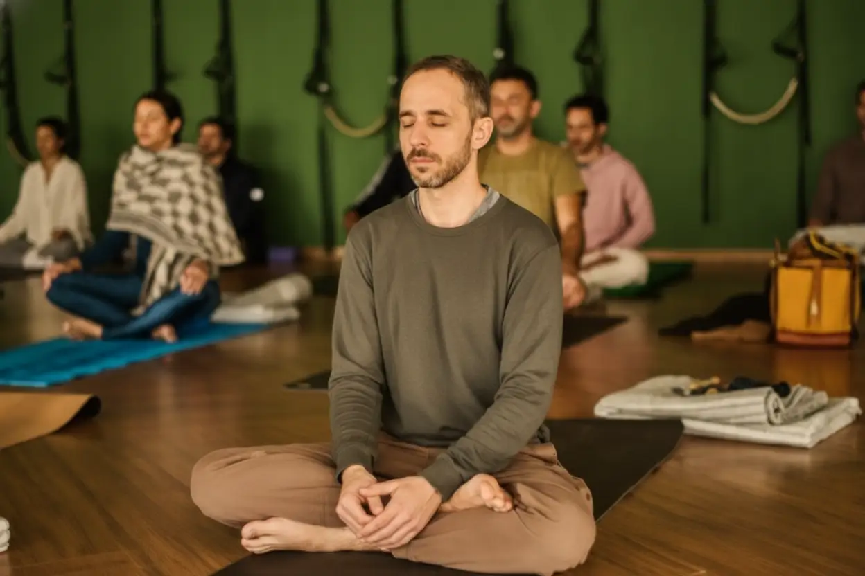 Black and white portrait of Márcio Jaroslavsky